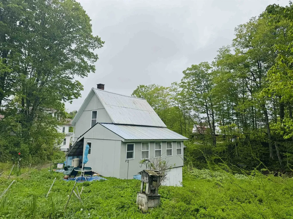 33 Mill Pond Lane Woodbury VT 05681