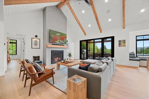 357 Country Club Loop Stowe VT 05672