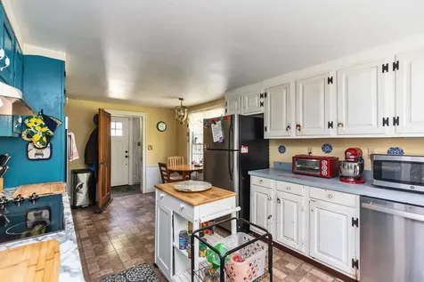 371 Center Road Hillsborough NH 03244