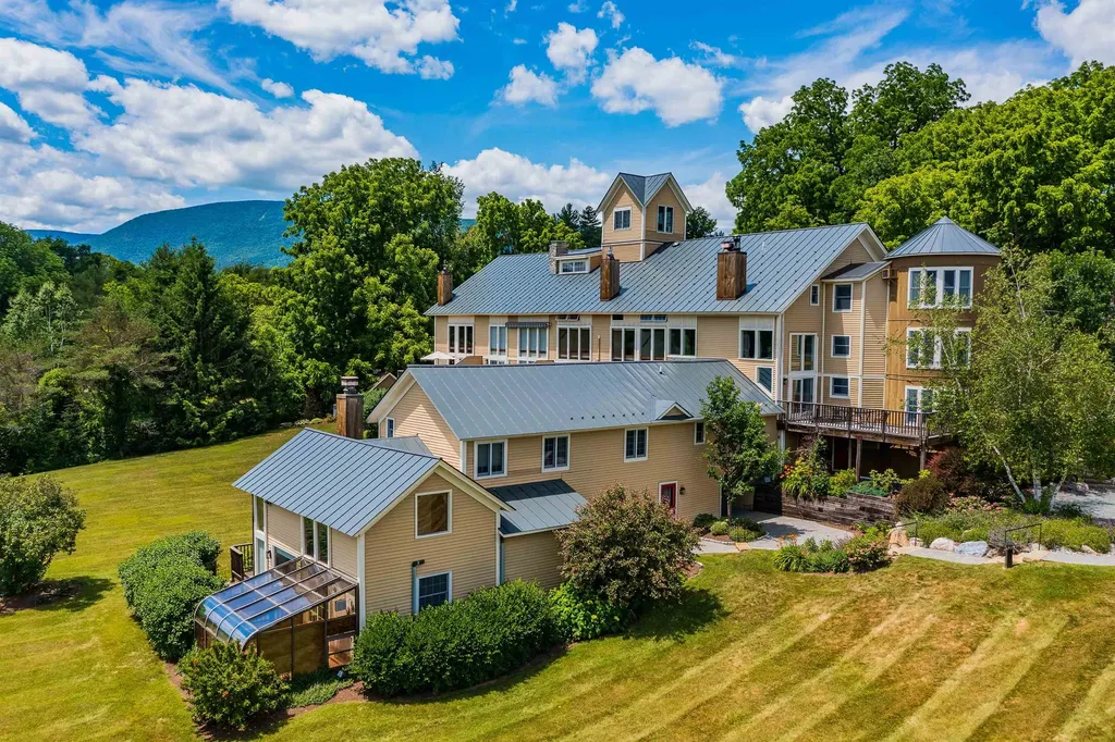 764 Barnumville Road Manchester VT 05255