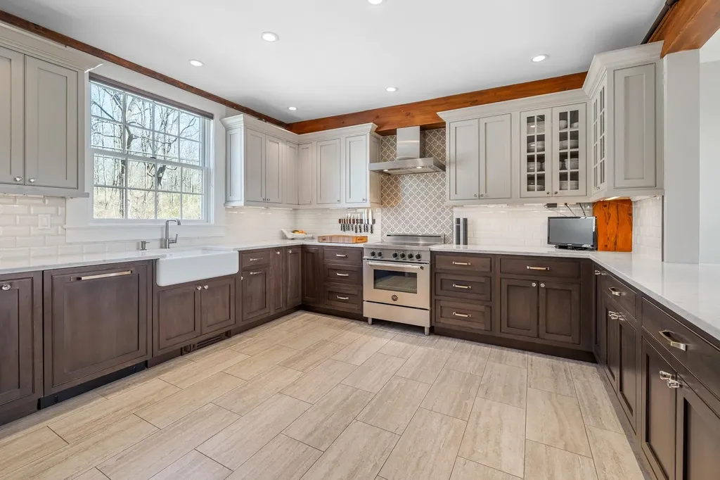 764 Barnumville Road Manchester VT 05255