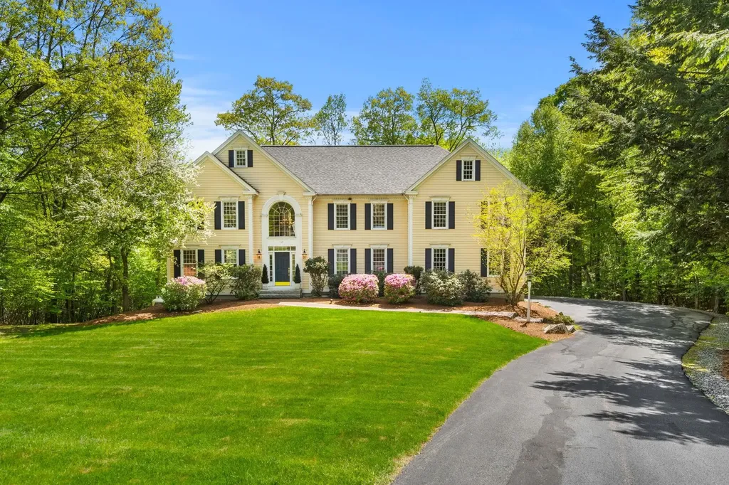 60 Colonel Daniels Drive Bedford NH 03110