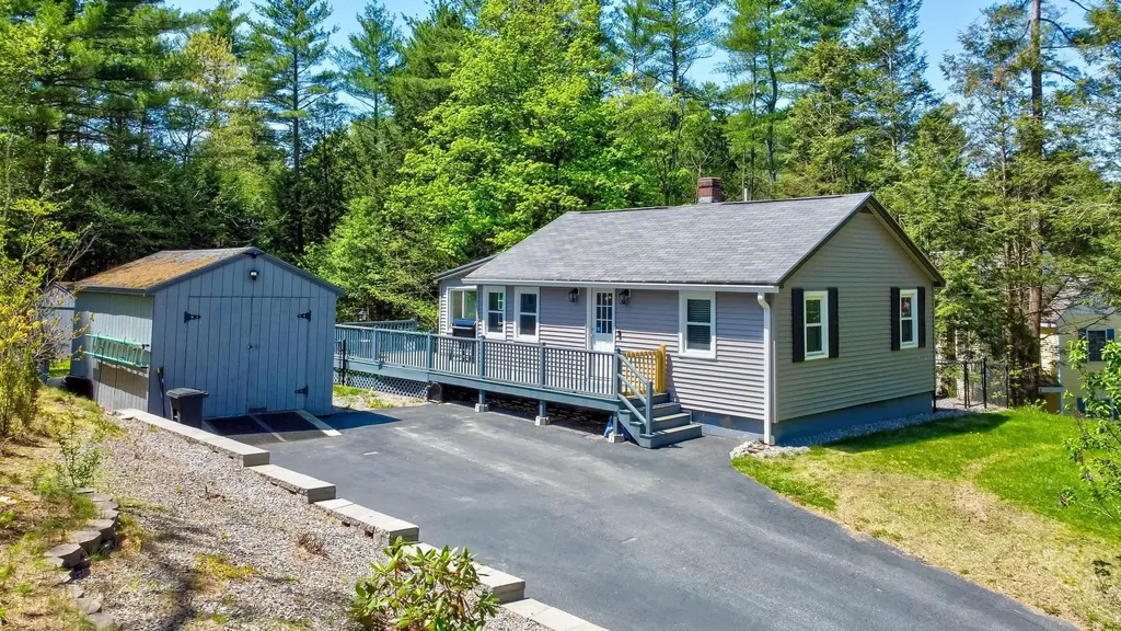176 Rowell Road W Brentwood NH 03833