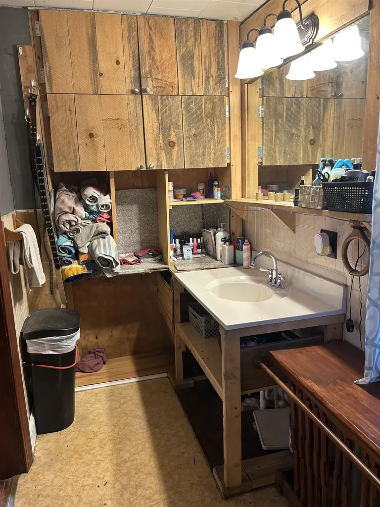 44 High Street Hinsdale NH 03451