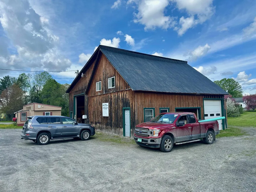 1665 Vt Route 16 Hardwick VT 05836
