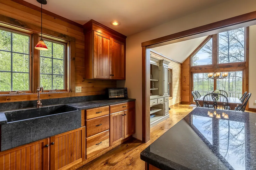 524 Reilly Road Londonderry VT 05148