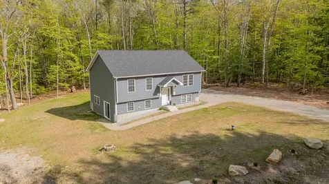 25 Woodcrest Drive Ossipee NH 03864