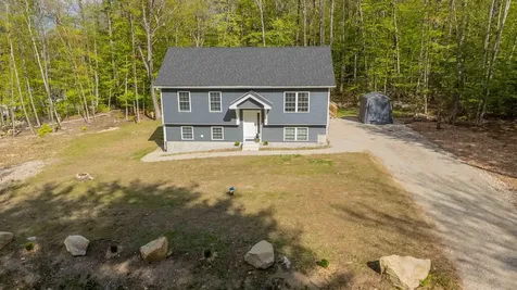 25 Woodcrest Drive Ossipee NH 03864