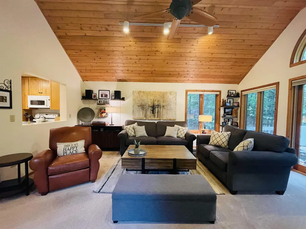 544 Dalewood Road Jamaica VT 05343