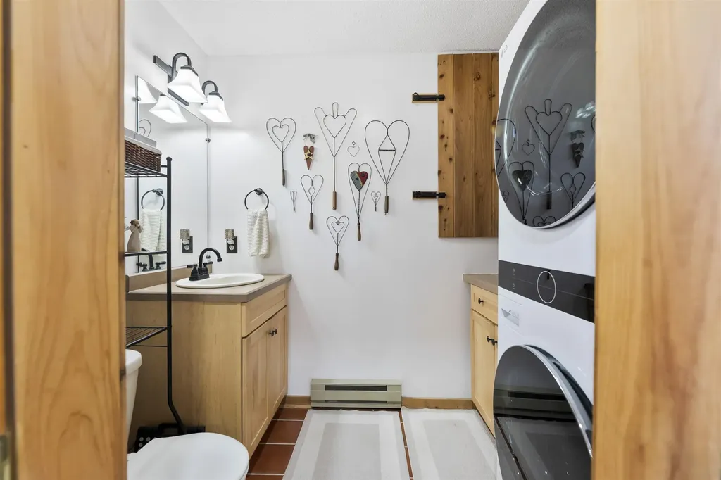 544 Dalewood Road Jamaica VT 05343