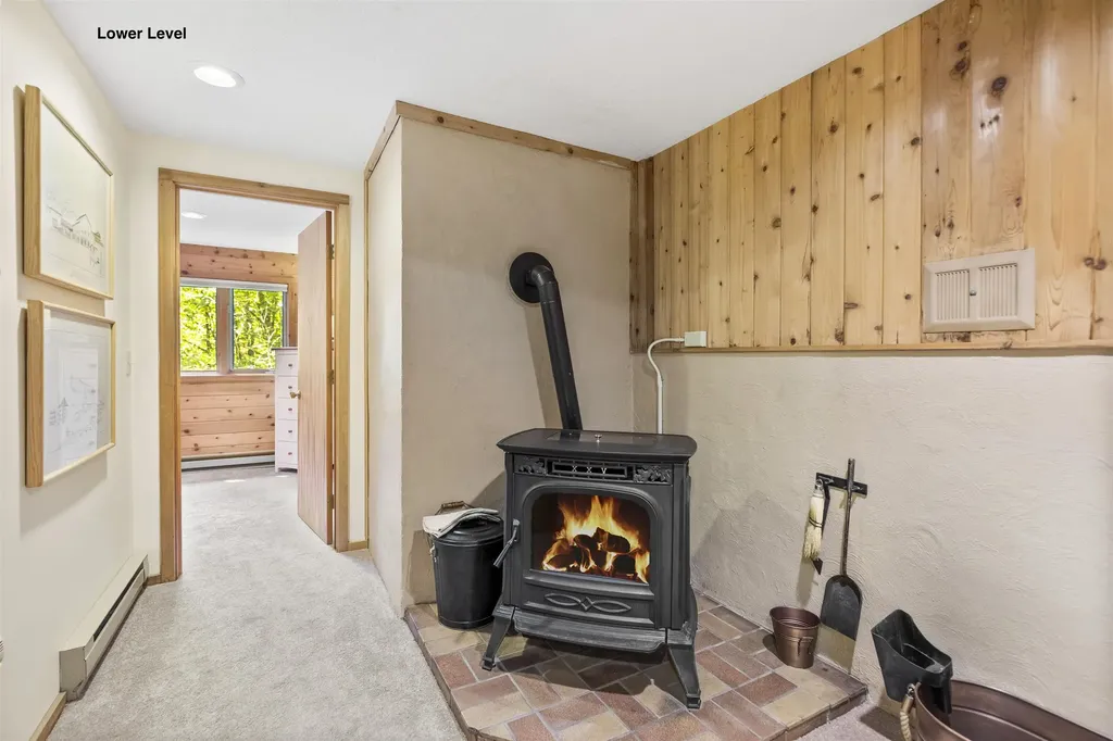 544 Dalewood Road Jamaica VT 05343