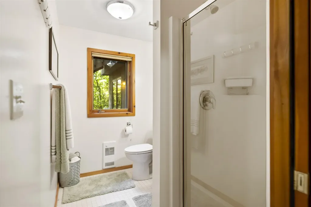 544 Dalewood Road Jamaica VT 05343