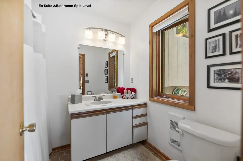 544 Dalewood Road Jamaica VT 05343