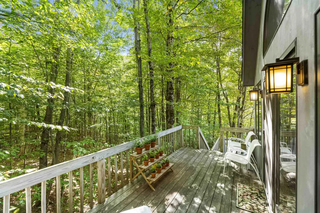 544 Dalewood Road Jamaica VT 05343