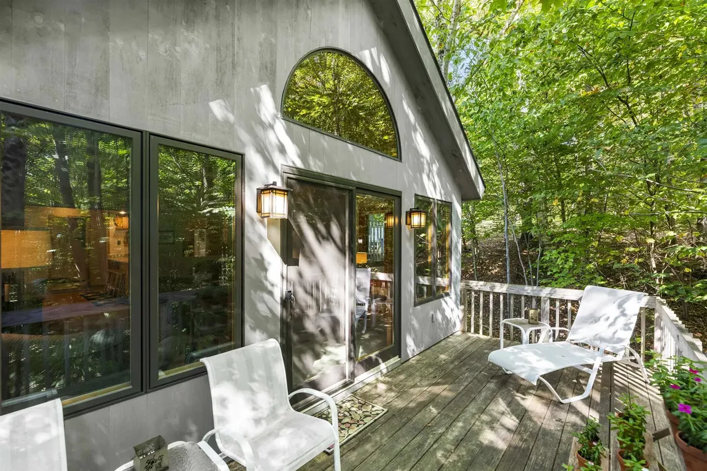 544 Dalewood Road Jamaica VT 05343