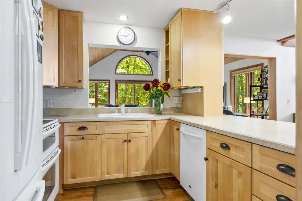 544 Dalewood Road Jamaica VT 05343