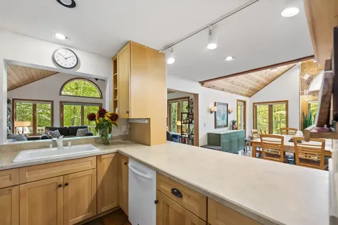 544 Dalewood Road Jamaica VT 05343