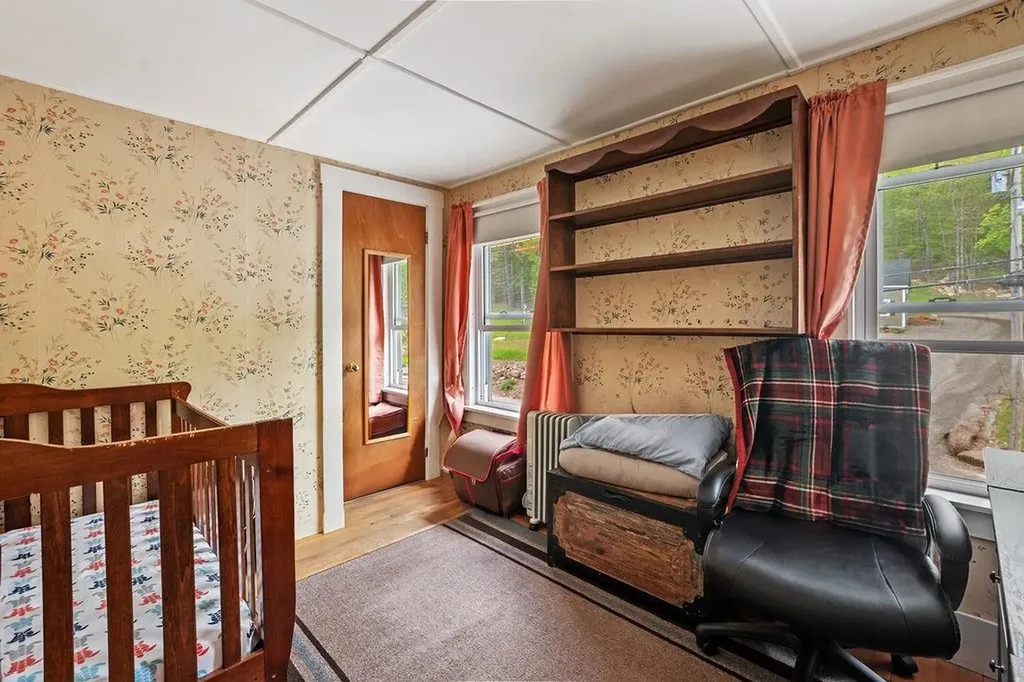 193 Main Street Alton NH 03809