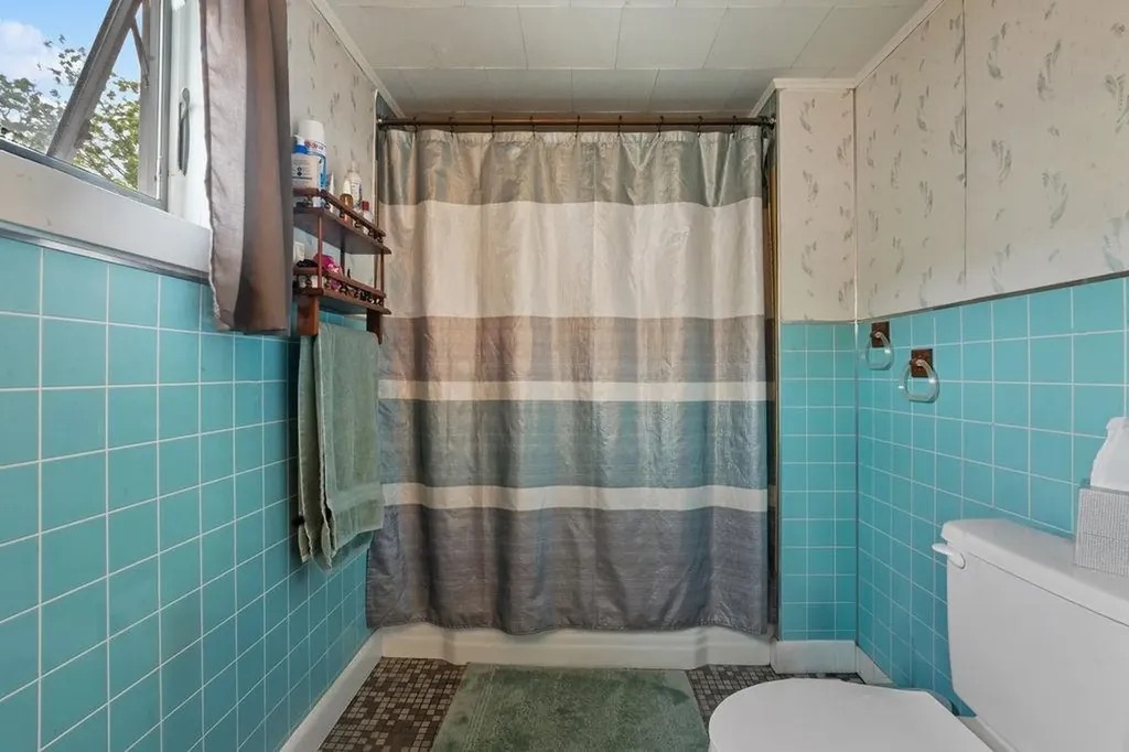 193 Main Street Alton NH 03809