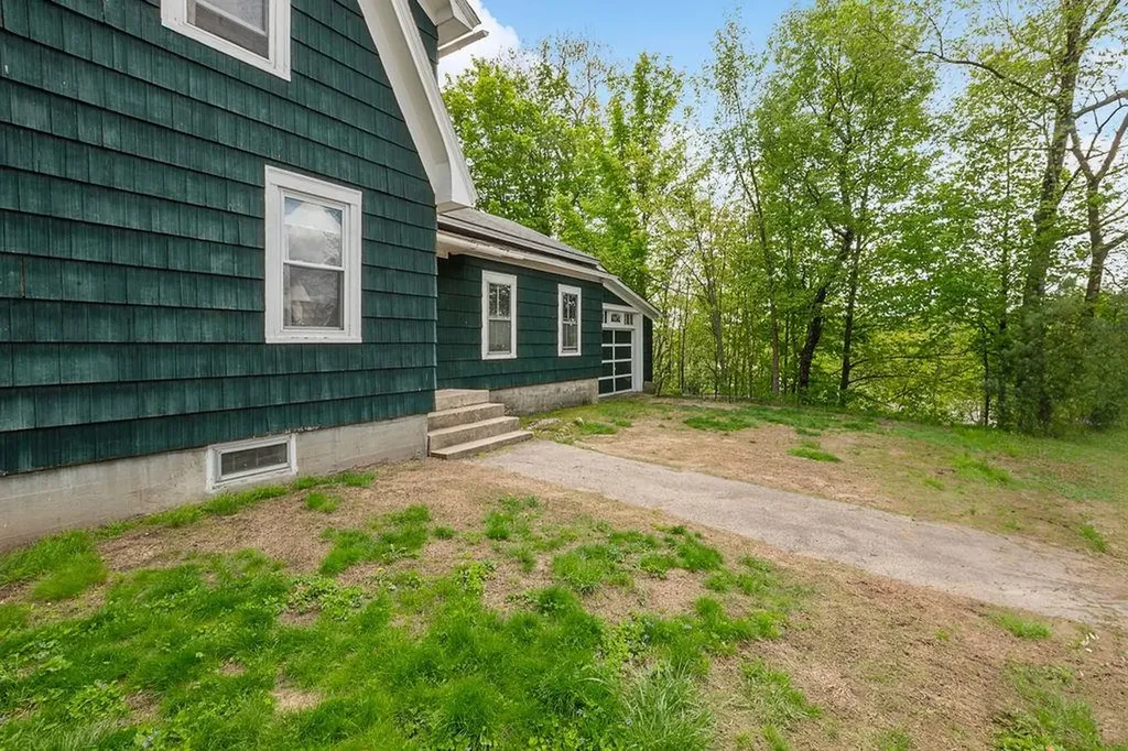 193 Main Street Alton NH 03809