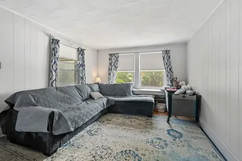 193 Main Street Alton NH 03809