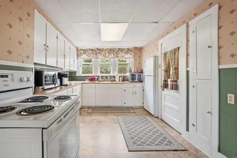 193 Main Street Alton NH 03809