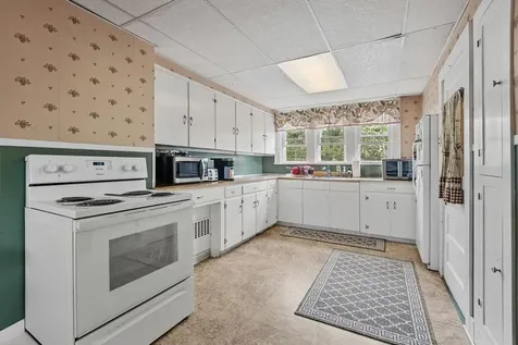 193 Main Street Alton NH 03809