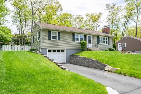 355 Pickering Street Manchester NH 03104