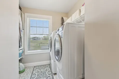 222 Standish Lane Hudson NH 03051