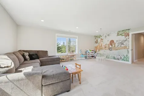 222 Standish Lane Hudson NH 03051