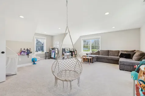 222 Standish Lane Hudson NH 03051