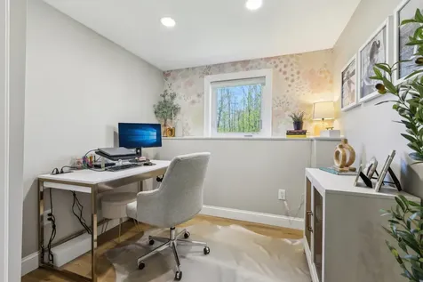 222 Standish Lane Hudson NH 03051