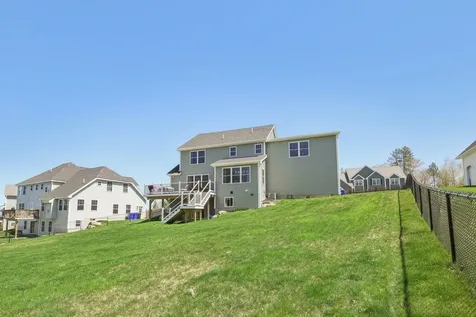 222 Standish Lane Hudson NH 03051