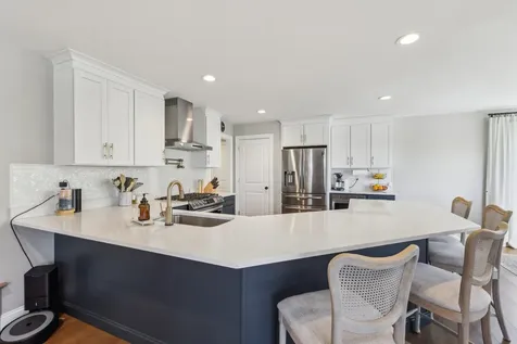 222 Standish Lane Hudson NH 03051