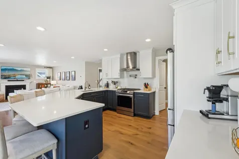 222 Standish Lane Hudson NH 03051