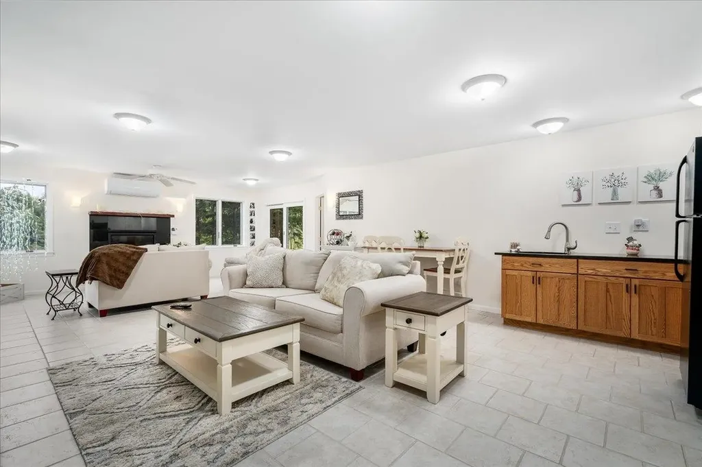 90 Pemigewasset Shore Bristol NH 03222