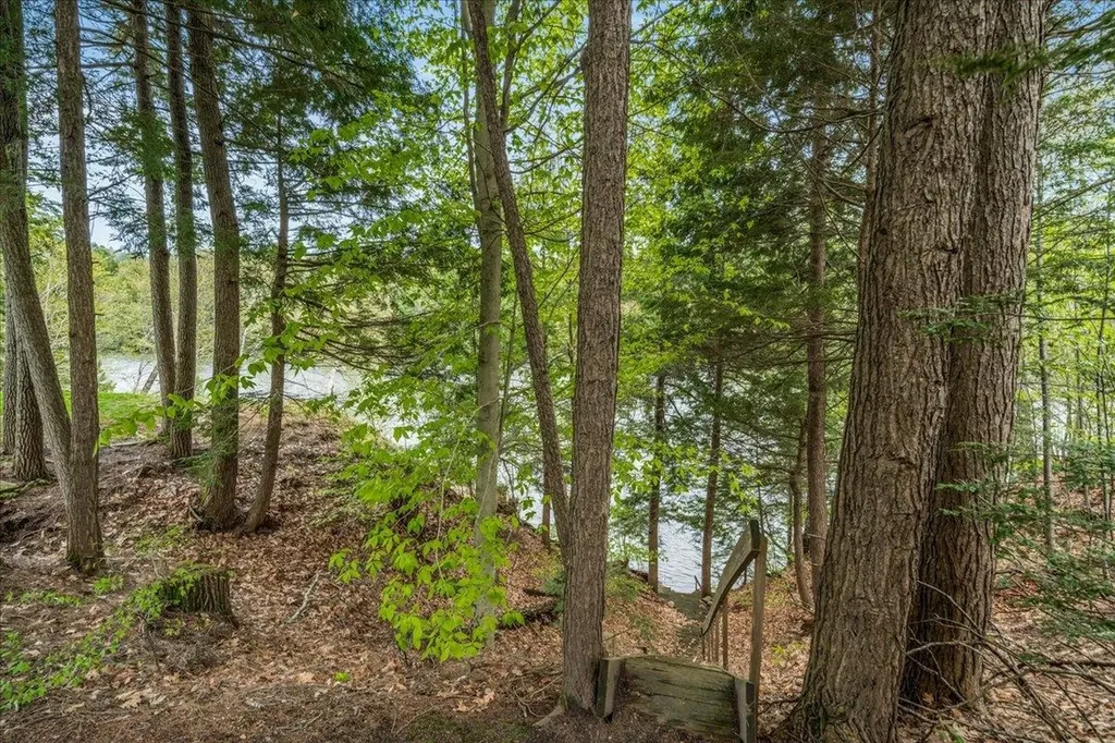 90 Pemigewasset Shore Bristol NH 03222