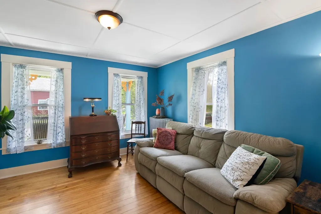 64 Meadowbrook Road Brattleboro VT 05301