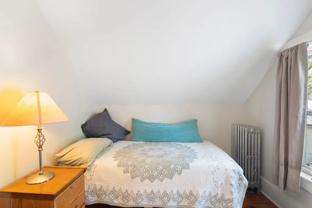 64 Meadowbrook Road Brattleboro VT 05301