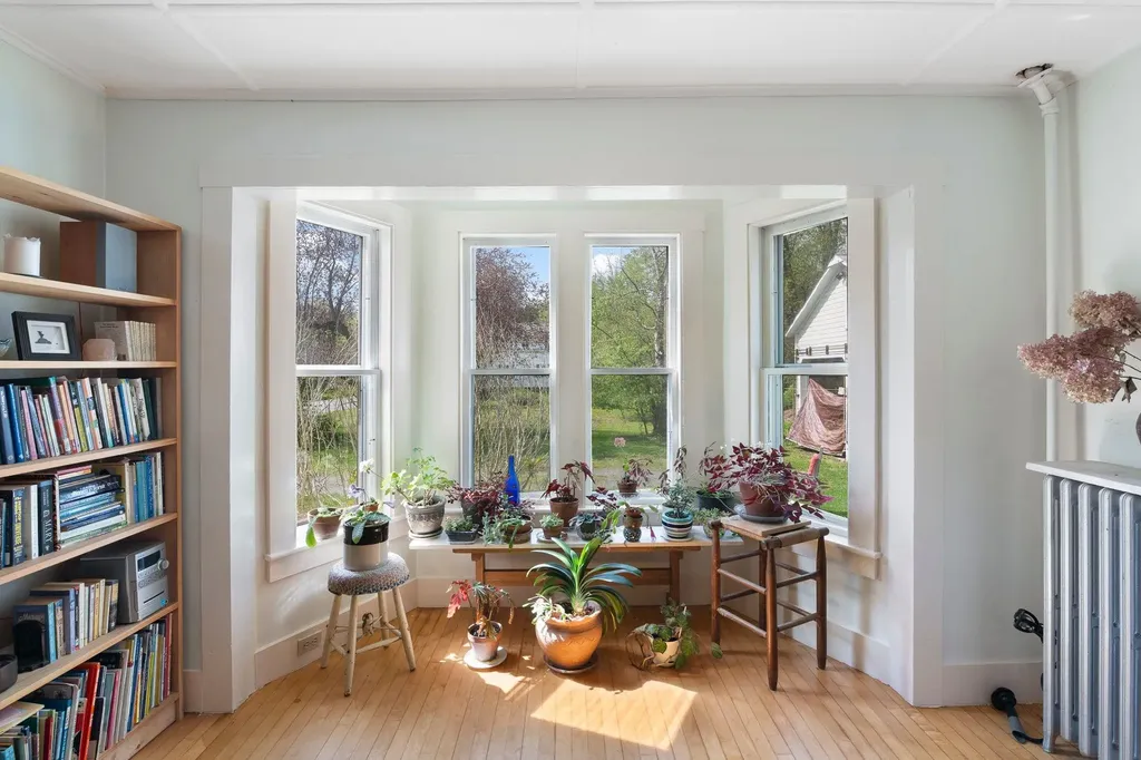 64 Meadowbrook Road Brattleboro VT 05301