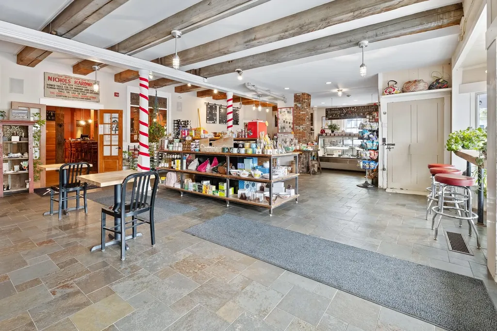 5 Main Street Lyme NH 03768