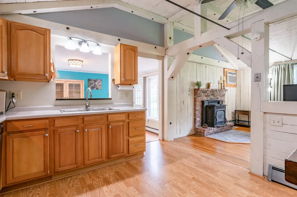 5 Jo Ellen Drive Merrimack NH 03054