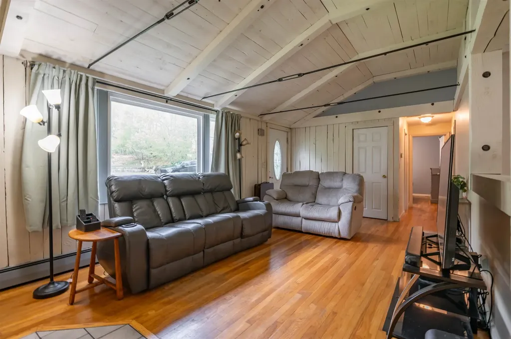 5 Jo Ellen Drive Merrimack NH 03054