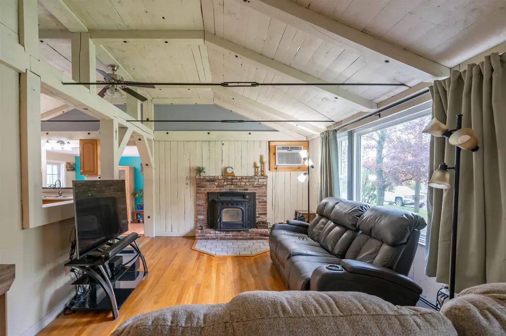 5 Jo Ellen Drive Merrimack NH 03054