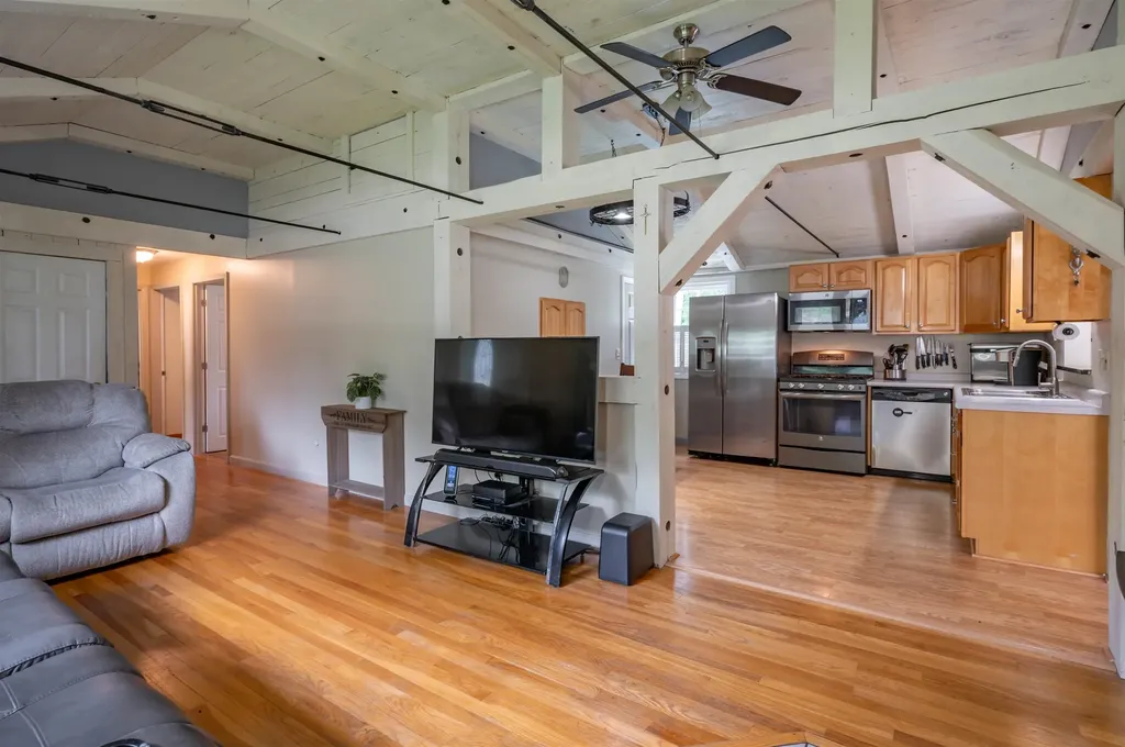 5 Jo Ellen Drive Merrimack NH 03054