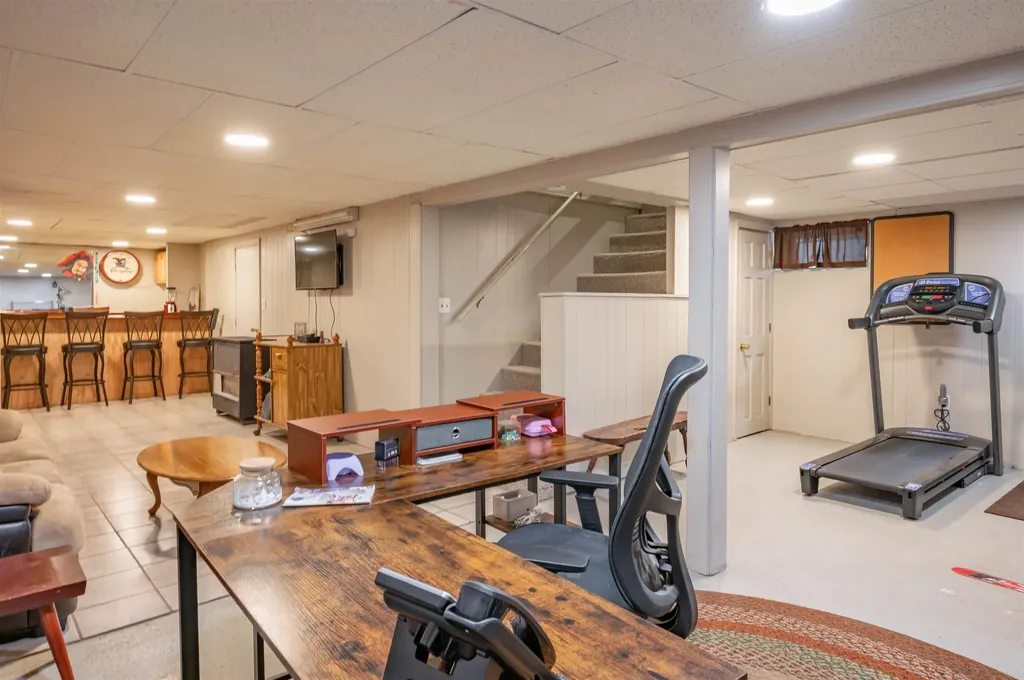 5 Jo Ellen Drive Merrimack NH 03054