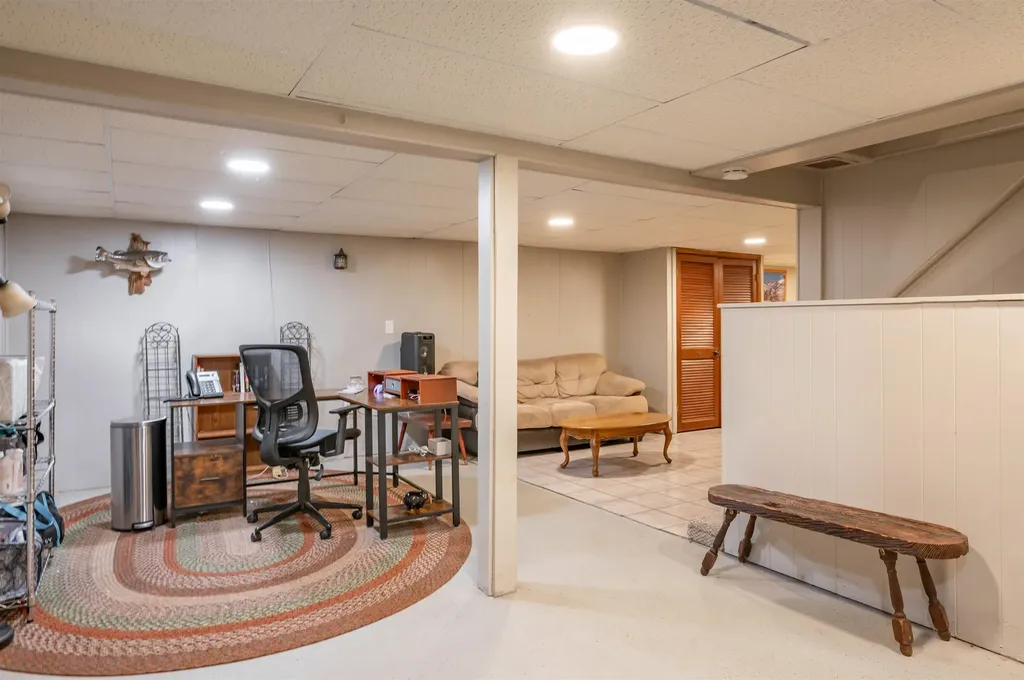 5 Jo Ellen Drive Merrimack NH 03054
