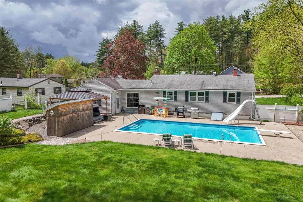 5 Jo Ellen Drive Merrimack NH 03054