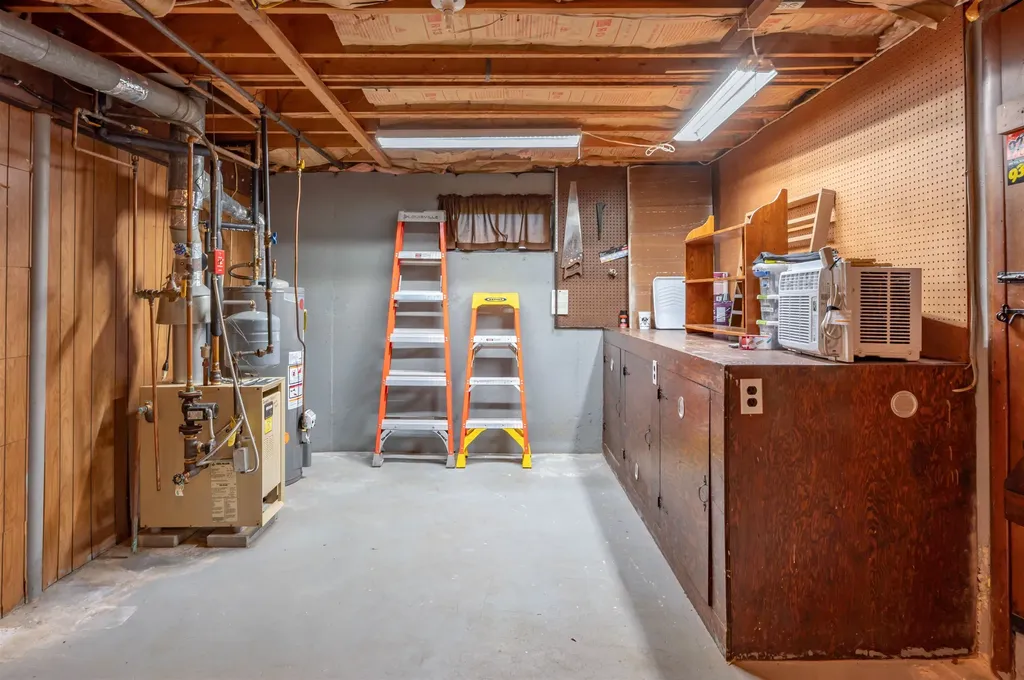 5 Jo Ellen Drive Merrimack NH 03054