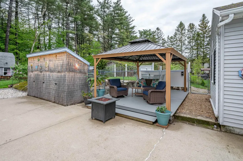 5 Jo Ellen Drive Merrimack NH 03054